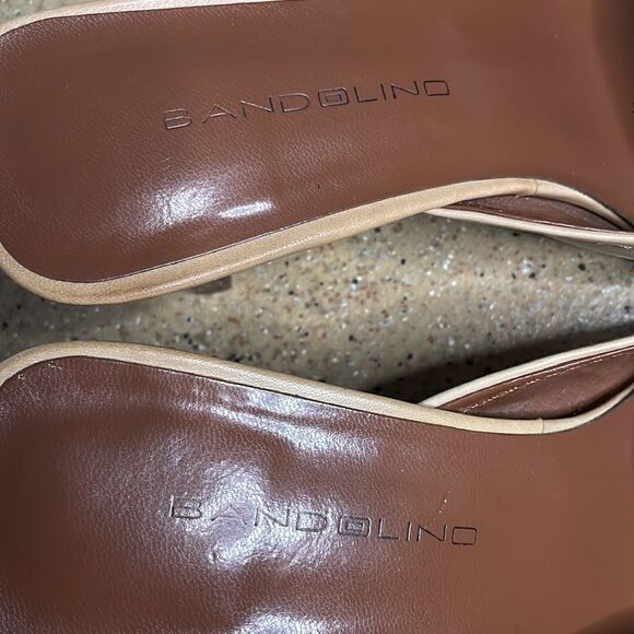 Bandolino Brass Horse Bit Accent Tan Leather Heeled Mules sz 6 - Picture 7 of 16